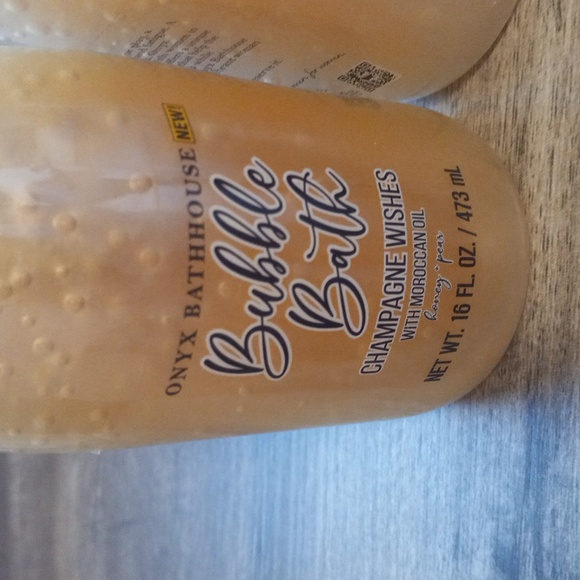 Onyx Bathhouse Bubble Bath 2 bottles. Champagne Wishes with Moroccan Oil 16oz. - Picture 2 of 6